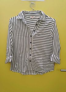 Levi&#39;s Black and White Striped Shirt