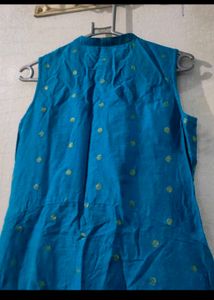 sale Blue Sleeveless kurti