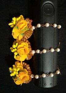 Floral Hair Accessories / Mangtikka
