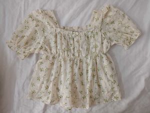 Floral Lace Puff Sleeve Top