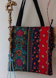 Fusion Tote Bag With Free Pouch