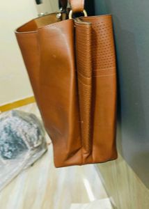 Guess Brown Tote Bag – Stylish Leather Handbag