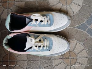 Sneaker Shoe