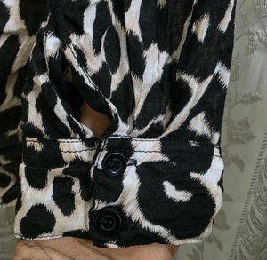 Cheetah Print Shirt -L  Motel Rocks