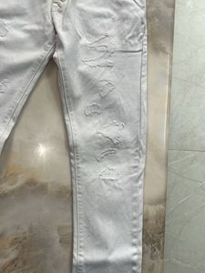 White Ripped Jeans 👖