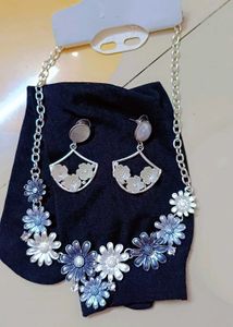 Beautiful Jewelry Set And Earrings