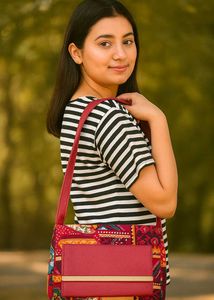 Chic Handbag With Sling