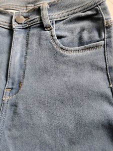 skinny blue jeans