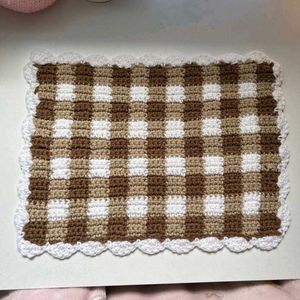 crochet desk mate