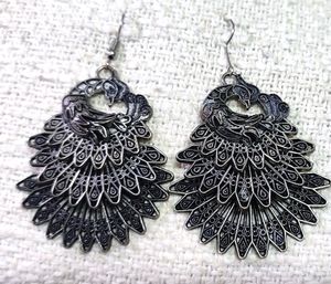 Hangy Earrings (Picock Theam Based)