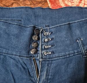 Frayed Hem Cropped Jeans