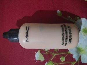 MAC Face and Body Foundation - 120ml