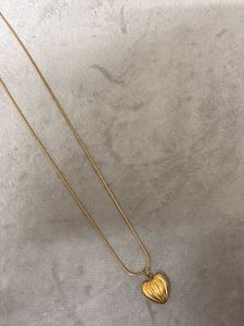🖤 Vintage Gold Heart Pendant Necklace