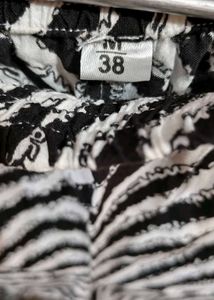 Black &amp; White Print Kurti With Pant