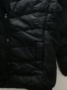 Black Colour Padded Jacket🕺🕺