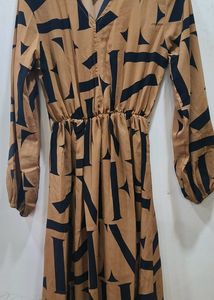 Brown 🤎 Straight Gown With Slides Cut