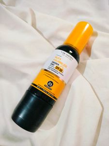 Dr Sheth&#39;s Haldi &amp; Hyaluronic Acid Body Sunscreen Spray