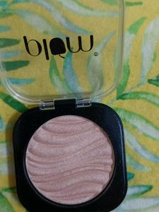 Plum Highlighter And Kajal Combo