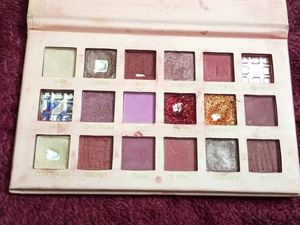 HUDA GIRL Rose Gold   and nude palette du