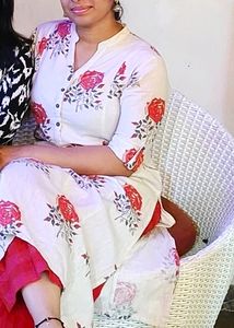 Utsa &#39;M&#39; Size, Floral Khadi Cotton Kurti, With Button Sleeves And Pockets