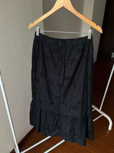 NEW LOOK Schiffli Black Maxi Skirt
