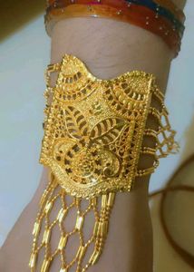 Beautiful 🥰 Golden Haathfull
