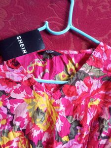 Shein smocked waist floral pattern top S