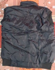 Sleevless Jacket