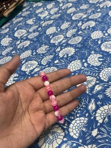 3 coloured different beads