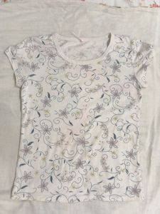 Woman's Tshirt
