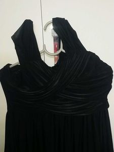 Romantic Black Midi Dress with Elegant Pattern