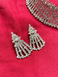 Silver Shimmering Necklace Set