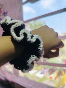 Crochet Black Ruffle Scrunchie🖤✨️
