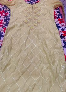 Pista Coloured Kurti Set