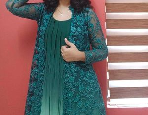 Elegant Green Embroidered Kurta Suit