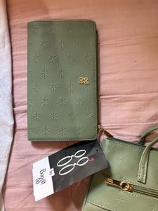 Stylish Green Handbag