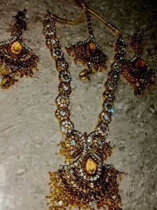 Elegant Gold-Tone Jewelry Set
