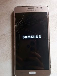 Samsung Galaxy J7 Phone