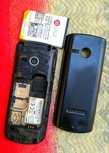 📱Samsung GT-E2232 phone in Dead Condition with New Bettery.(Phone need repair then it Work).