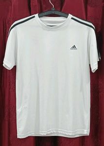 Addidas Tshirt