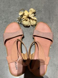 Peach Sandals😍