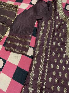Beautiful Suit With Freebies