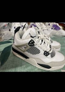 Jordan 4 Retro