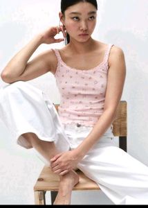 H&amp;M Floral Lace Trimmed Crop Top/ SIZE-M