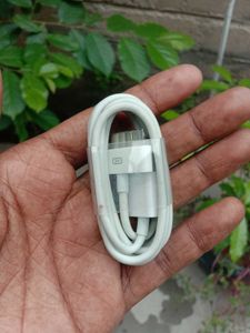 Apple 30-Pin to USB Charging & Sync Cable