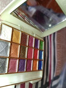 Vintage Eyeshadow Palette