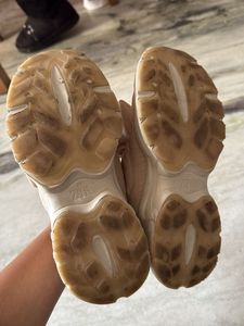 ZARA Bow Accent Sneakers seize 33 for girl kids