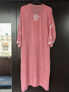 Elegant Pink Embroidered Kurta