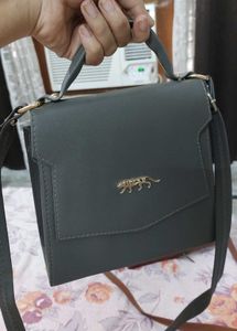 2 Sling Bags For Everyday Use