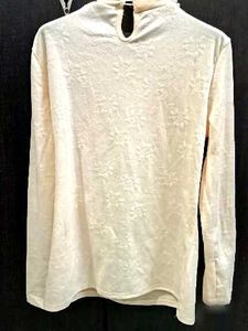 🌼Elegant Pearl-Embellished Lace Top